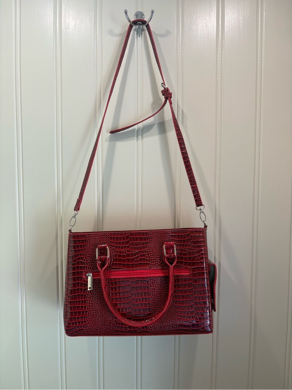 Croc-Embossed Red Shoulder Bag with Adjustable Strap - Picture 1 of 7